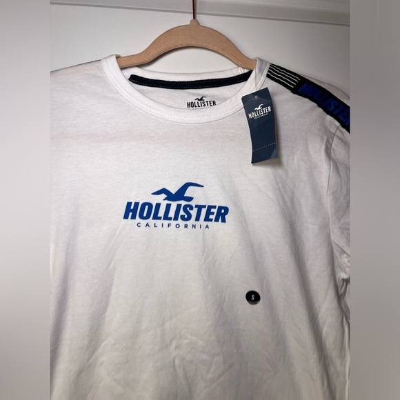Hollister Men's White and Blue T-Shirt - Picture 2 of 7
